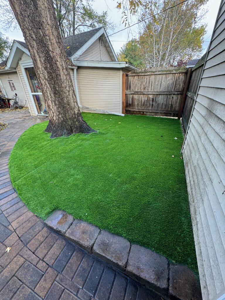 des moines artificial turf installation