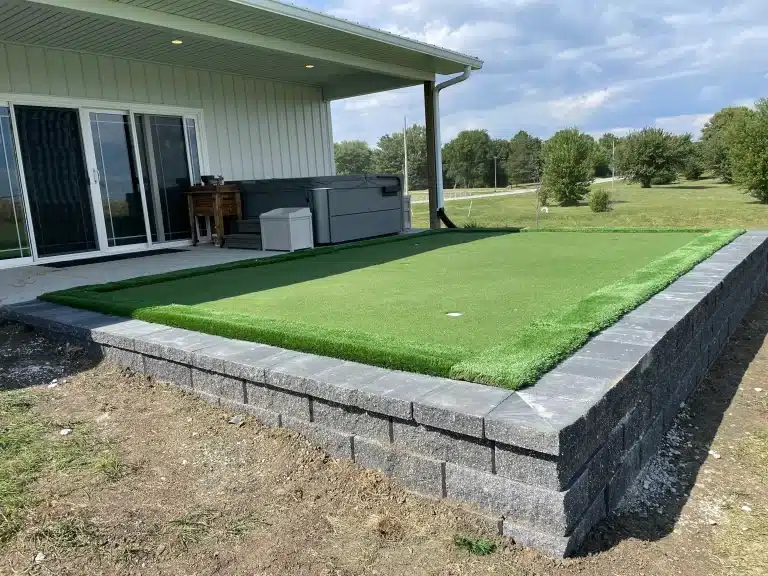 des moines artificial turf putting green