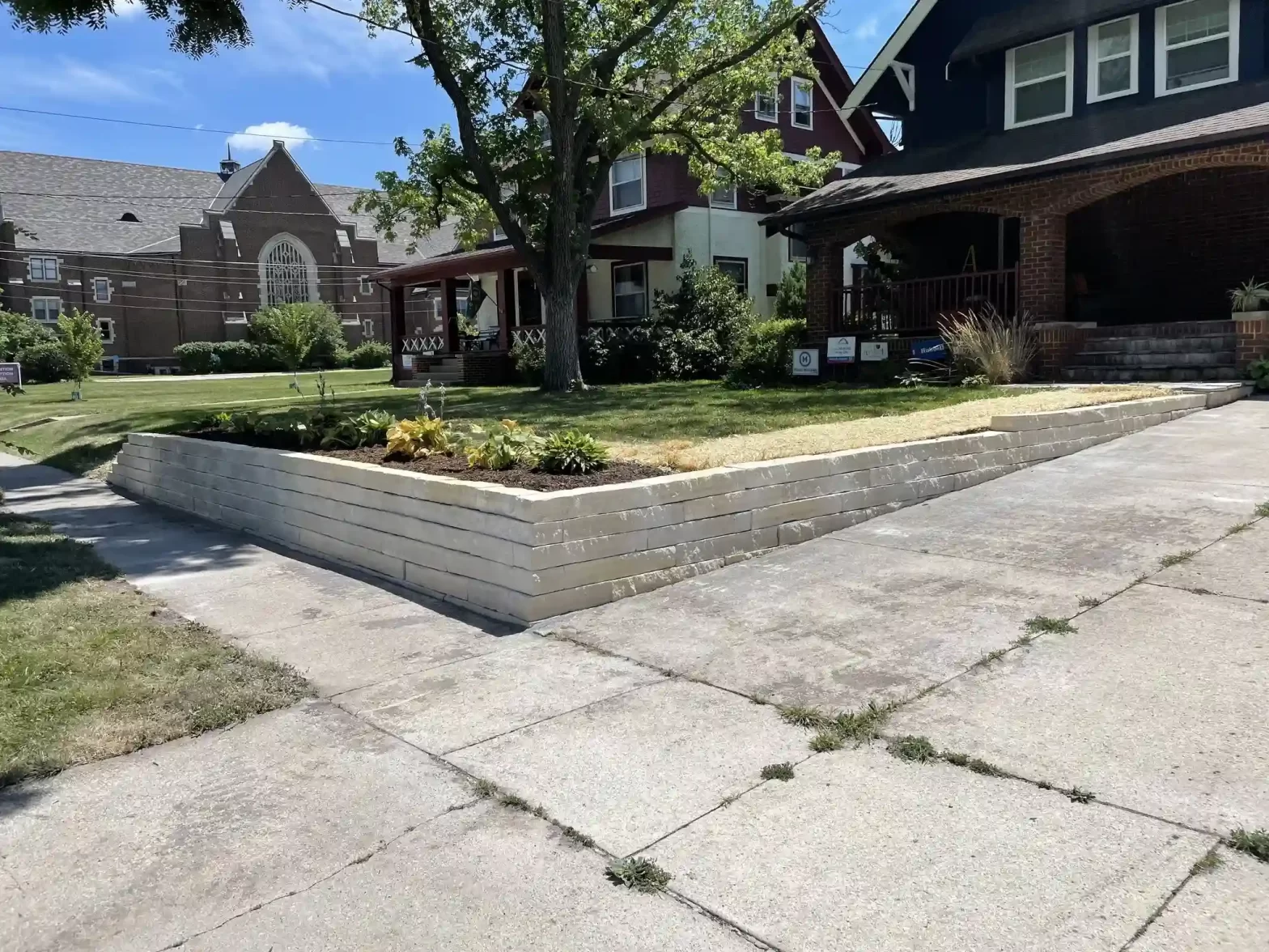 retaining wall in des moines iowa