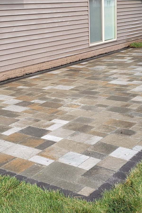 paver patio in Des Moines yard
